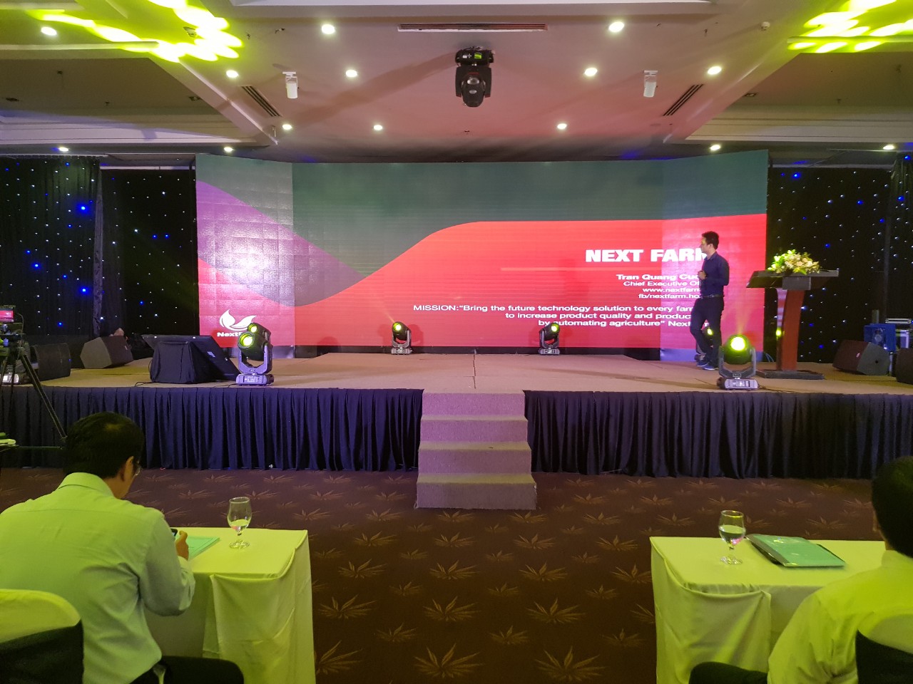 CEO Nông nghiệp thông minh Nextfarm ông Trần Quang Cường giới thiệu về Nextfarm tại hội nghị