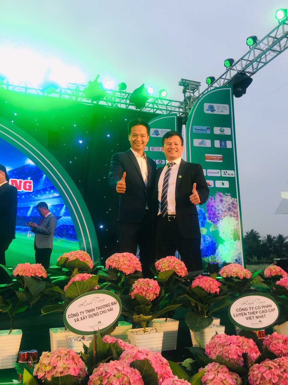 CEO Nextfarm ông Trần Quang Cường và Chủ tịch HĐQT Shinec ông Phạm Hồng Điệp